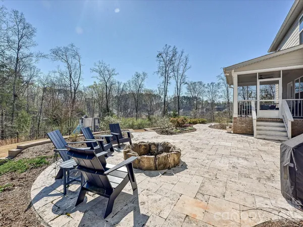 $1,175,000 | 1052 Lakefront Wds Drive, Belmont, NC 28012