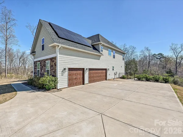 $1,175,000 | 1052 Lakefront Wds Drive, Belmont, NC 28012