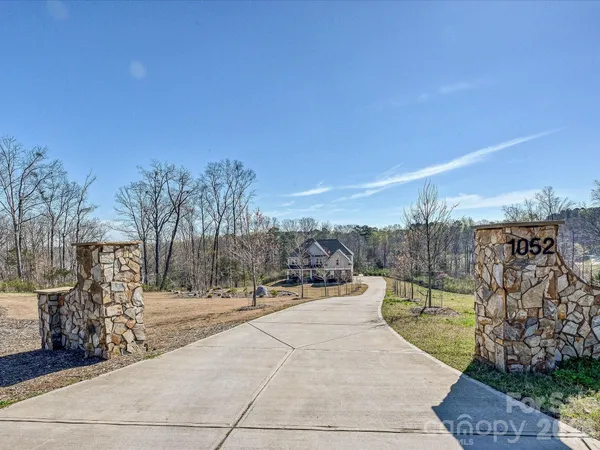 $1,175,000 | 1052 Lakefront Wds Drive, Belmont, NC 28012