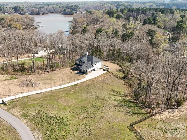 $1,175,000 | 1052 Lakefront Wds Drive, Belmont, NC 28012