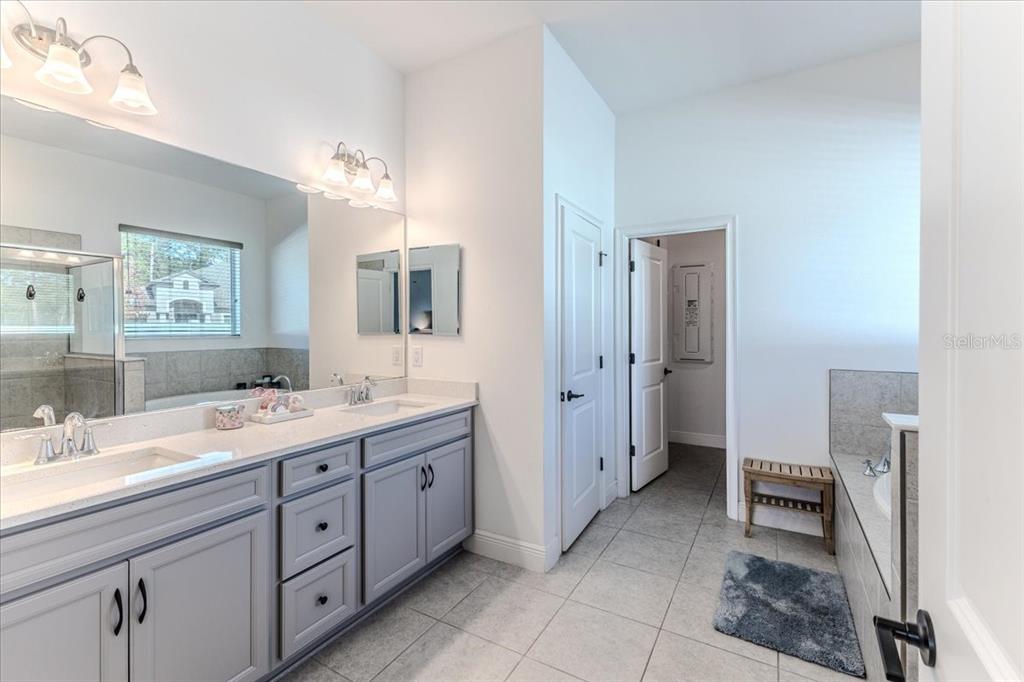 1252 Kelsa Anne Dr Spring Hill Spring Hill, FL 34609 - Photo 28 of 47