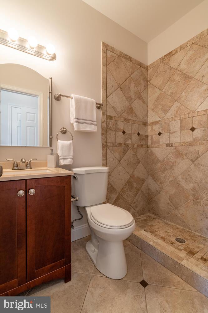 317 K Street Northeast Washington, DC 20002 - Photo 20 of 47 Main bathroom