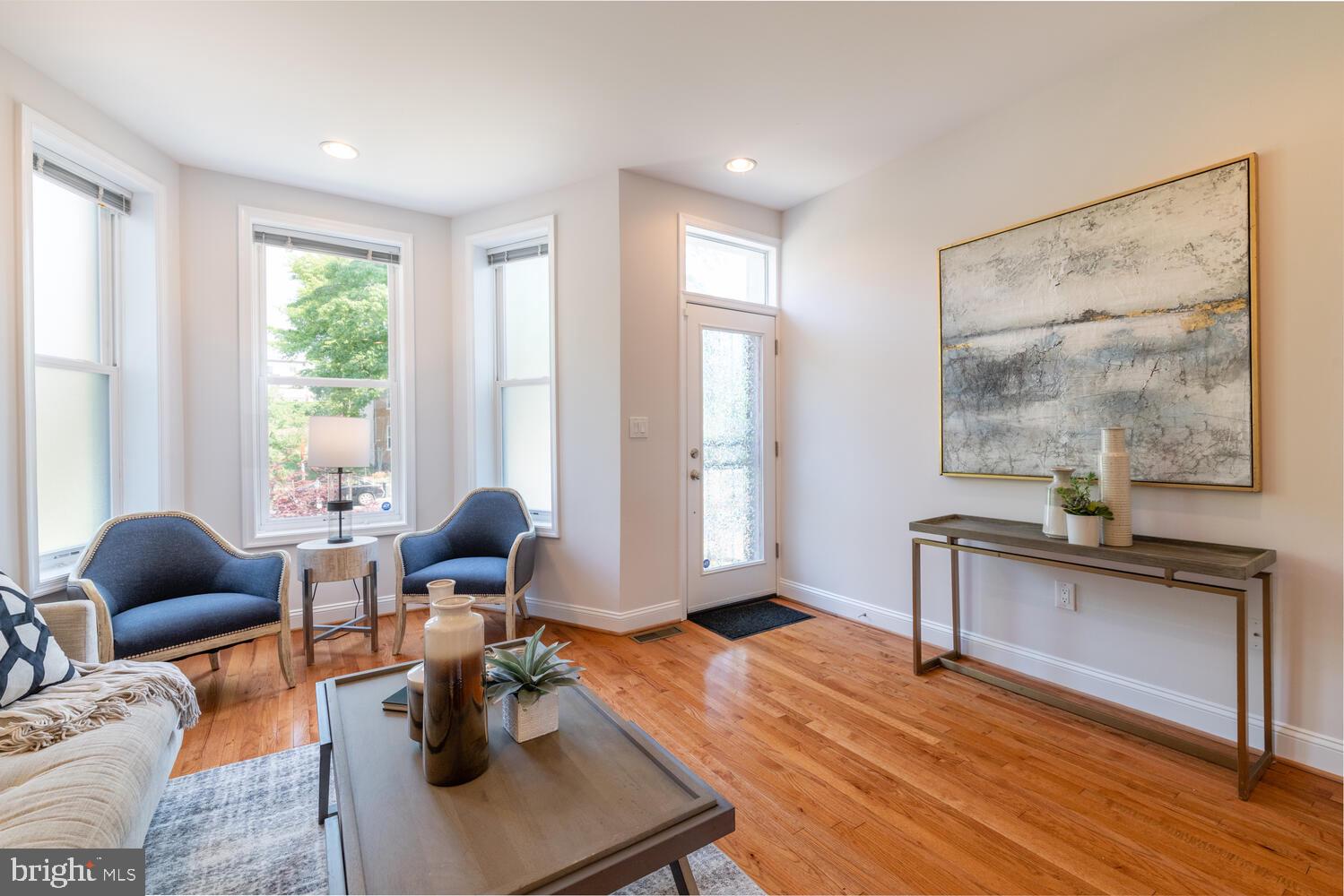 317 K Street Northeast Washington, DC 20002 - Photo 5 of 47 Bright front living room