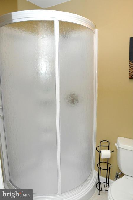 992 Pebblestone Road Pasadena, MD 21122 - Photo 20 of 25 Bath