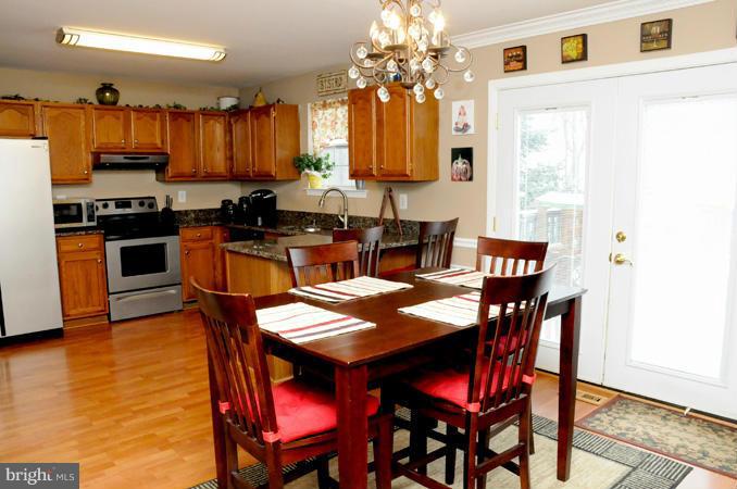 992 Pebblestone Road Pasadena, MD 21122 - Photo 10 of 25 Dining Room