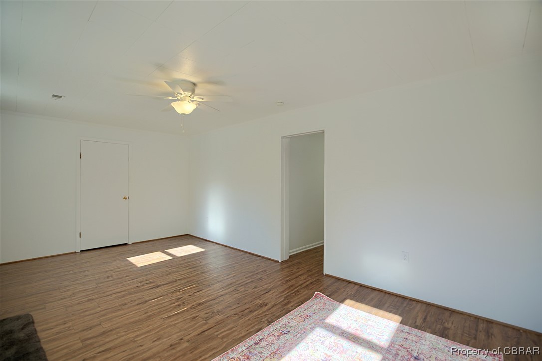 1155 Pine Hall Road Mathews, VA 23109 - Photo 8 of 17 Large room, dining/family room