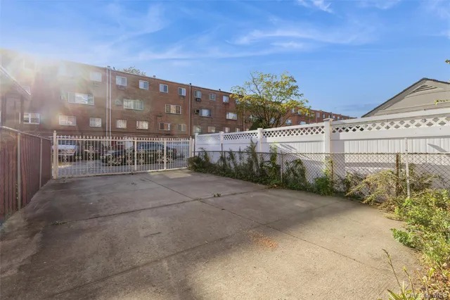 a view of a large building