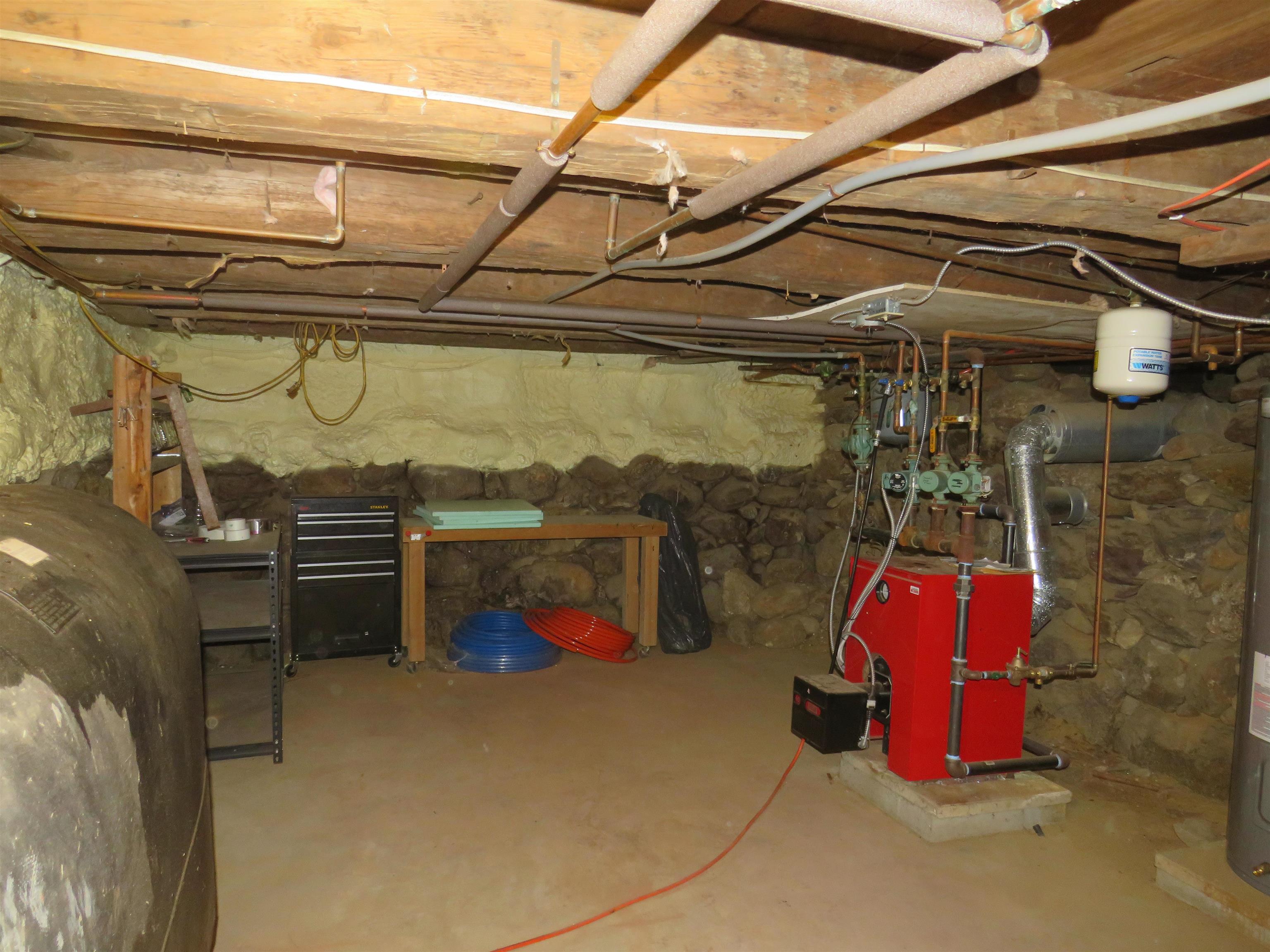 1808 Dover Road Epsom, NH 03234 - Photo 12 of 29