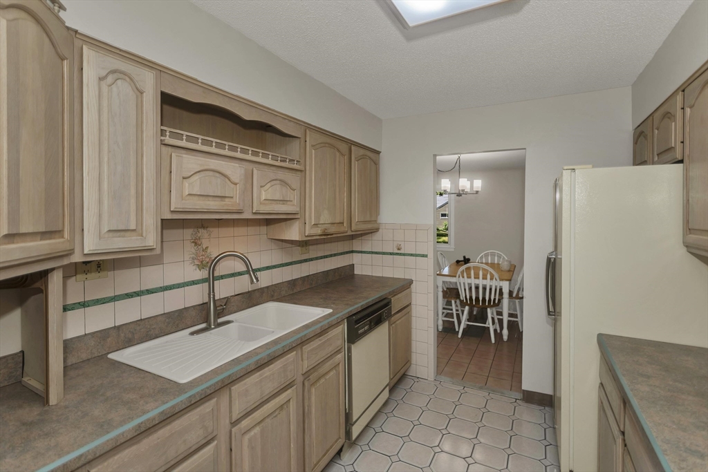 91 Partridge Lane, Unit 91 Chicopee, MA 01022 - Photo 9 of 26