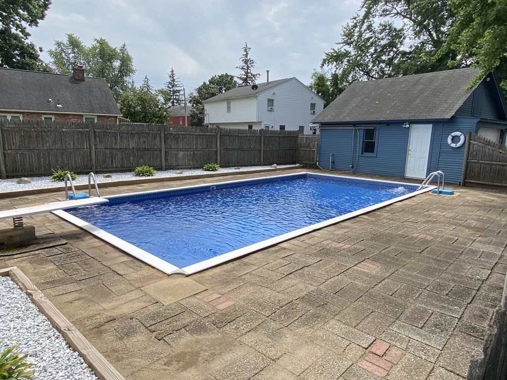 11 Merida Street Springfield, MA 01104 - Photo 7 of 18 Gallery Image 7