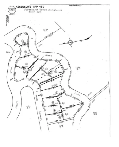 a picture of a floor plan in a white house