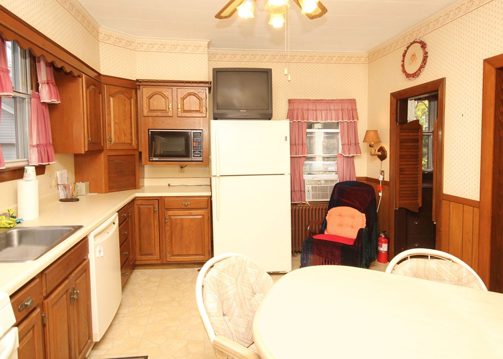 47 Preston Street Springfield, MA 01109 - Photo 10 of 19