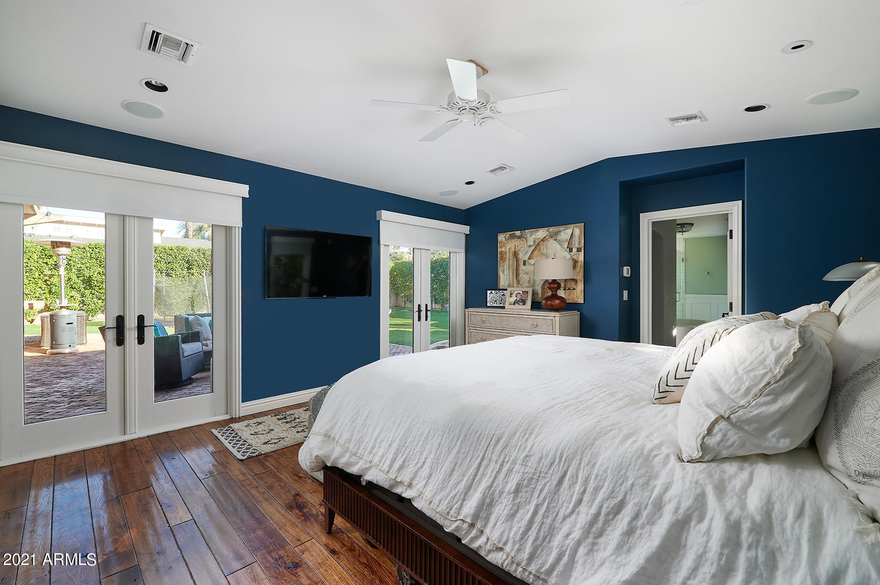 4507 East Cheery Lynn Road Phoenix, AZ 85018 - Photo 18 of 30 masterbedroom2