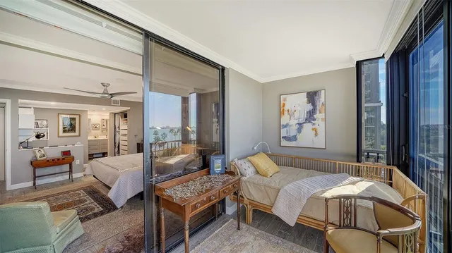 $1,100,000 | 707 South Gulfstream Avenue, Unit 505, Sarasota, FL 34236