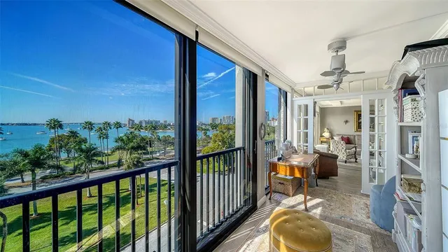 $1,100,000 | 707 South Gulfstream Avenue, Unit 505, Sarasota, FL 34236