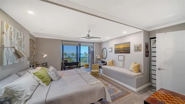 $1,100,000 | 707 South Gulfstream Avenue, Unit 505, Sarasota, FL 34236