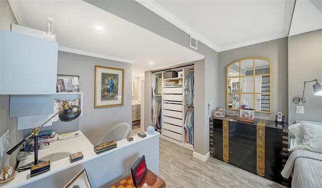 $1,100,000 | 707 South Gulfstream Avenue, Unit 505, Sarasota, FL 34236