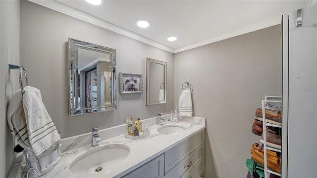 $1,100,000 | 707 South Gulfstream Avenue, Unit 505, Sarasota, FL 34236