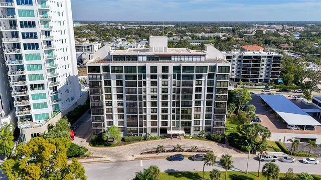 $1,100,000 | 707 South Gulfstream Avenue, Unit 505, Sarasota, FL 34236