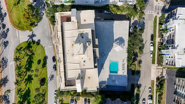 $1,100,000 | 707 South Gulfstream Avenue, Unit 505, Sarasota, FL 34236