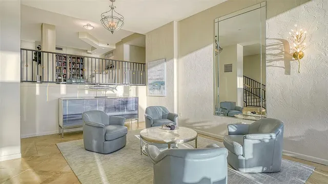 $1,100,000 | 707 South Gulfstream Avenue, Unit 505, Sarasota, FL 34236