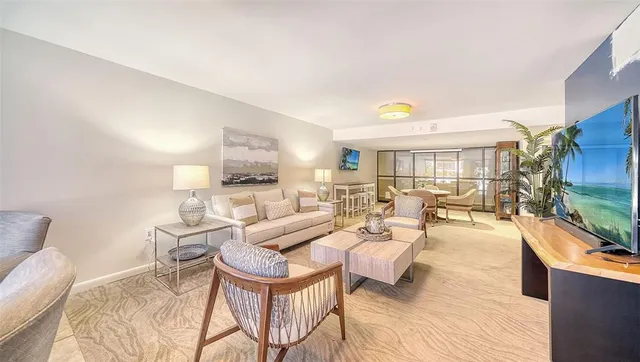 $1,100,000 | 707 South Gulfstream Avenue, Unit 505, Sarasota, FL 34236