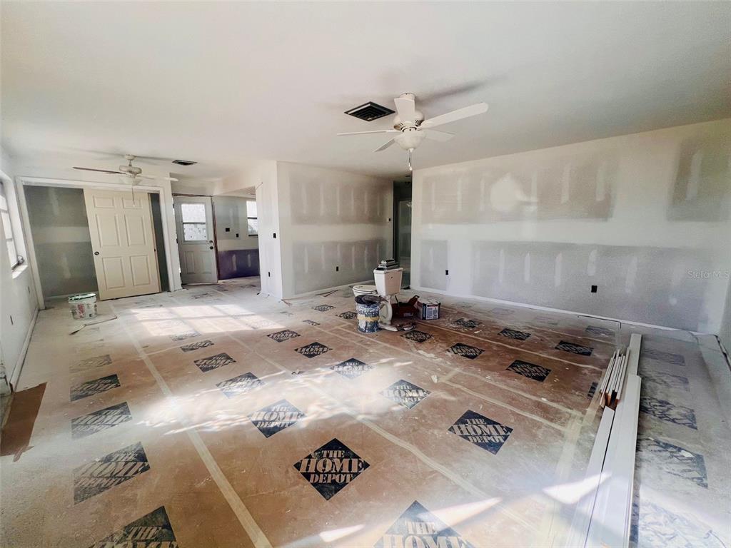 1977 Beach Road, Unit 21 Englewood, FL 34223 - Photo 6 of 27 a bathroom with a sink and a mirror