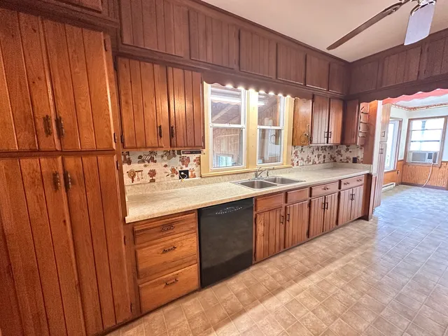 $199,900 | 217 East High Street, Farmer City, IL 61842