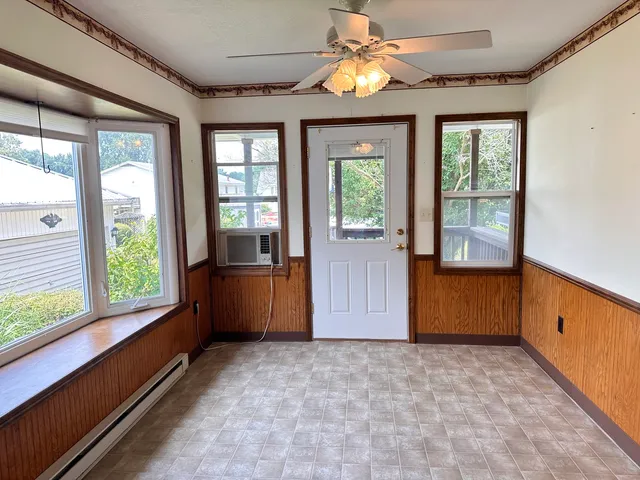 $199,900 | 217 East High Street, Farmer City, IL 61842