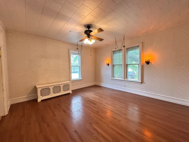 $199,900 | 217 East High Street, Farmer City, IL 61842