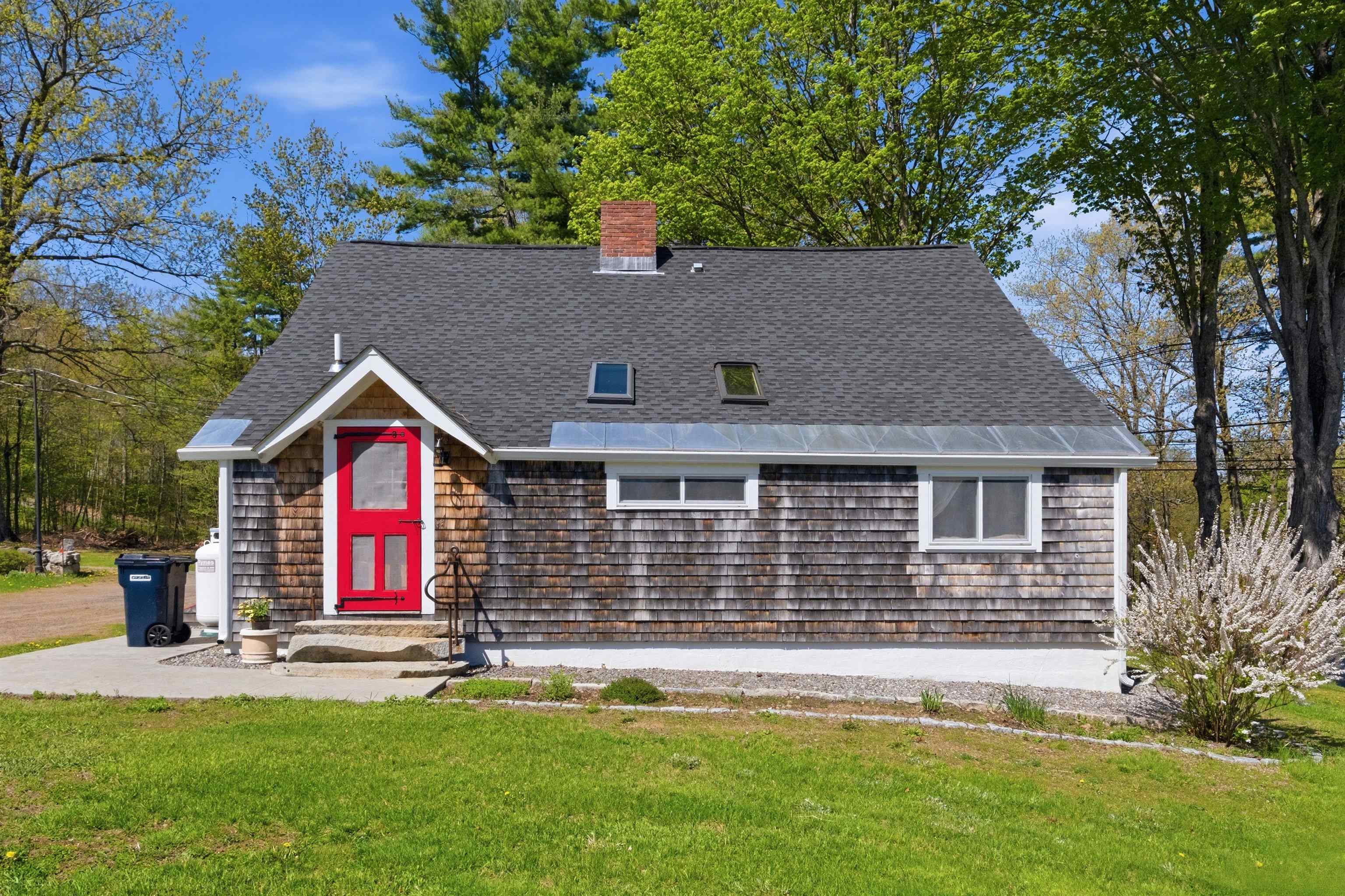 291 Bay Hill Road Northfield, NH 03276 - Photo 4 of 60
