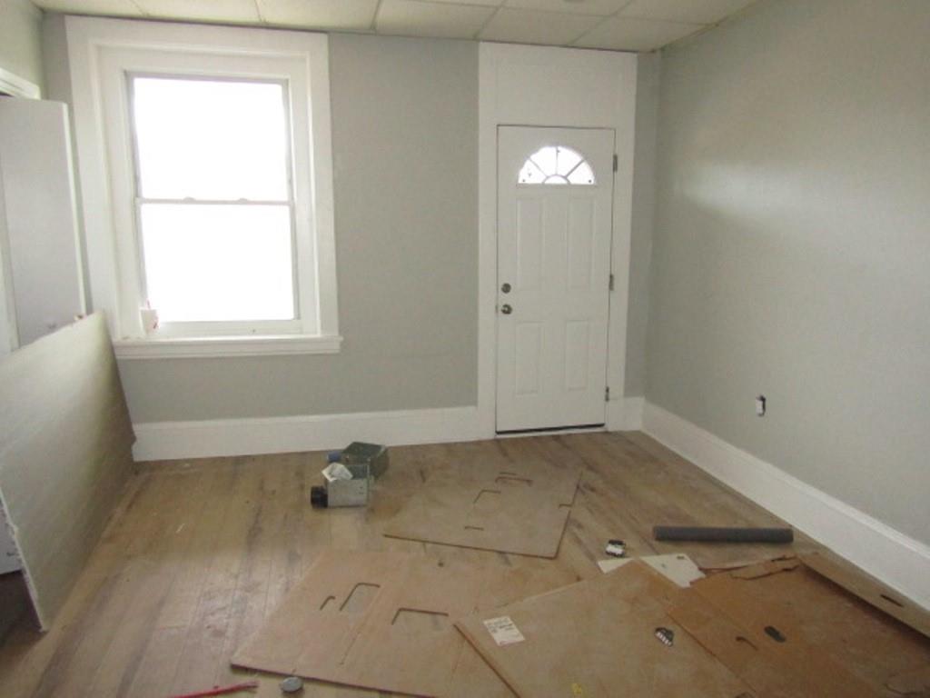 407-409 West 8th Avenue Homestead, PA 15120 - Photo 12 of 36 a view of a room with a window