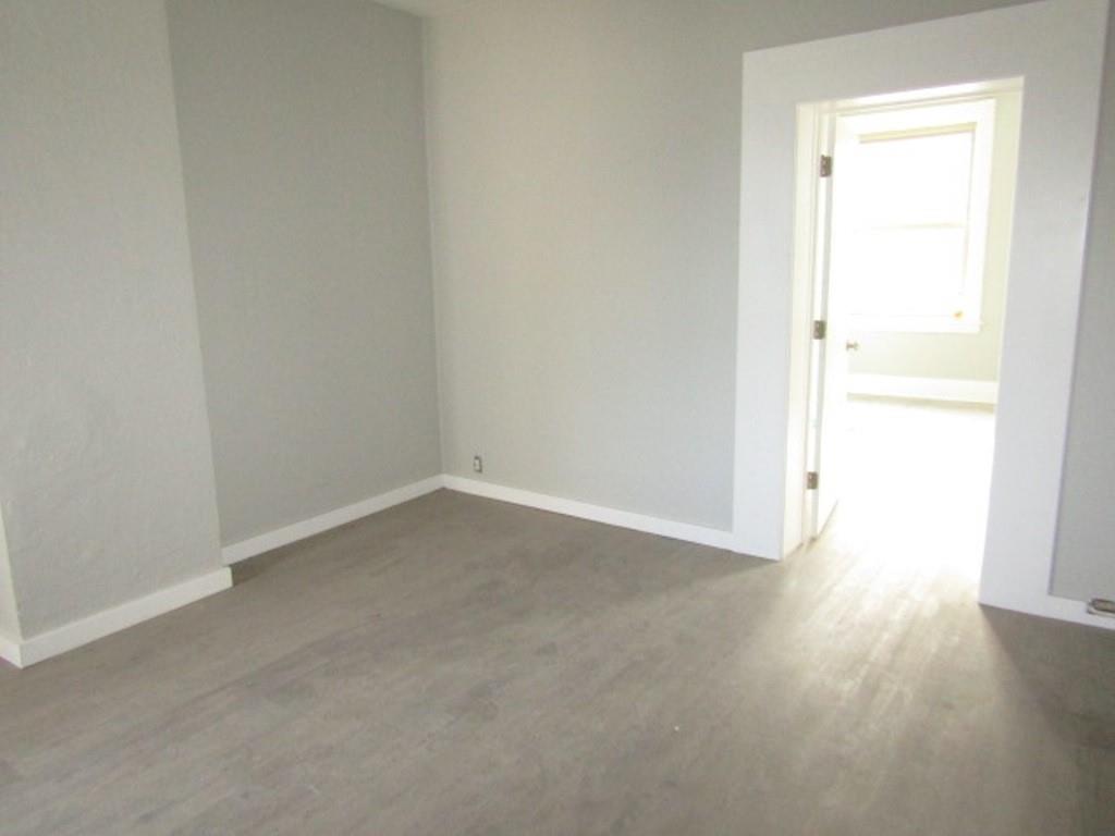 407-409 West 8th Avenue Homestead, PA 15120 - Photo 27 of 36 a view of an empty room