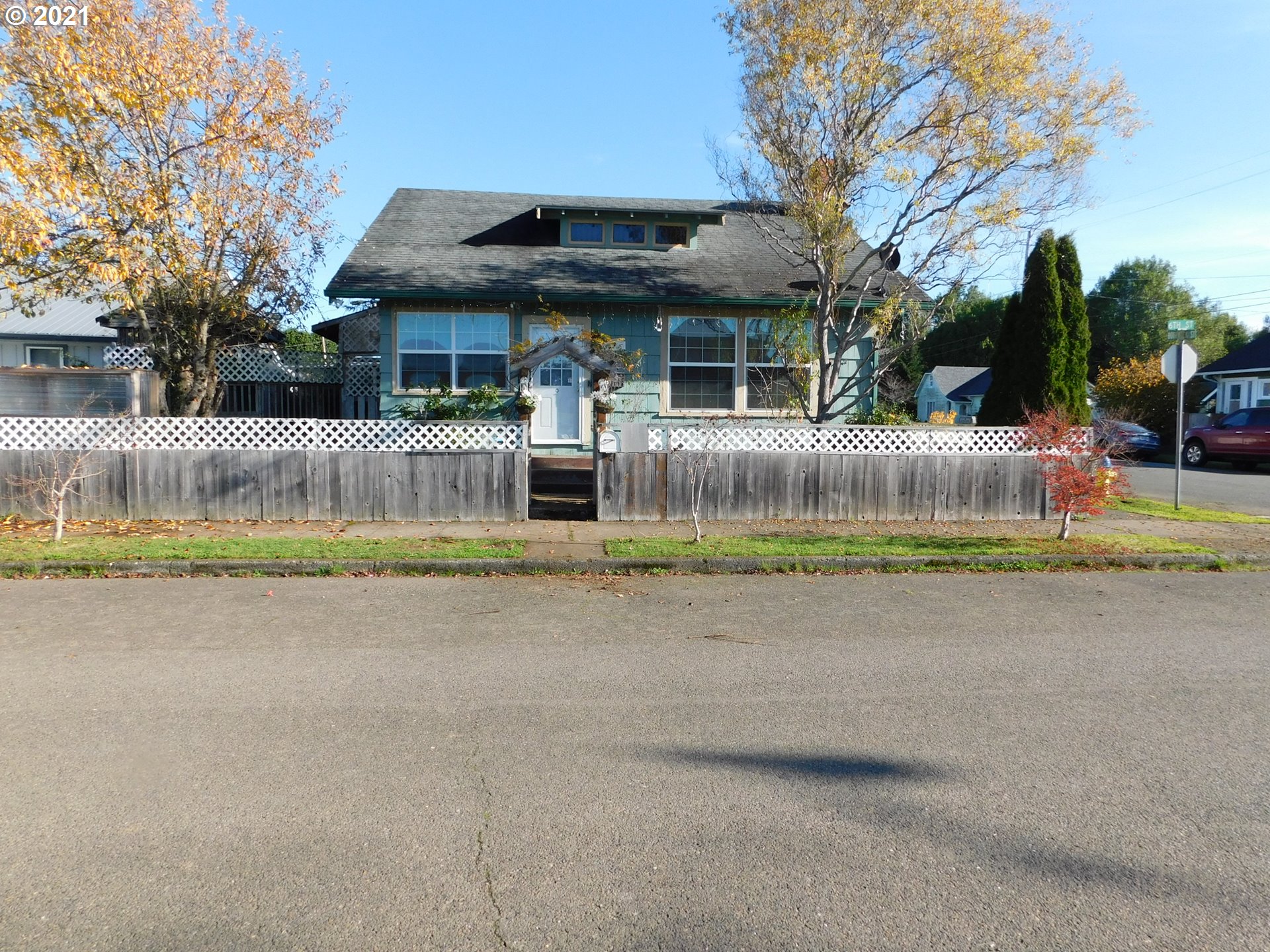 731 6th Street Myrtle Point, OR 97458 - Photo 2 of 27 Gallery Image 2