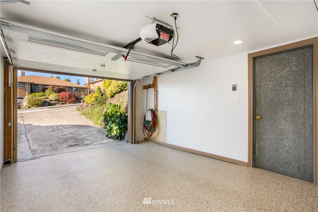 4053 Southwest Donovan Street Seattle, WA 98136 - Photo 21 of 23 Gallery Image 21