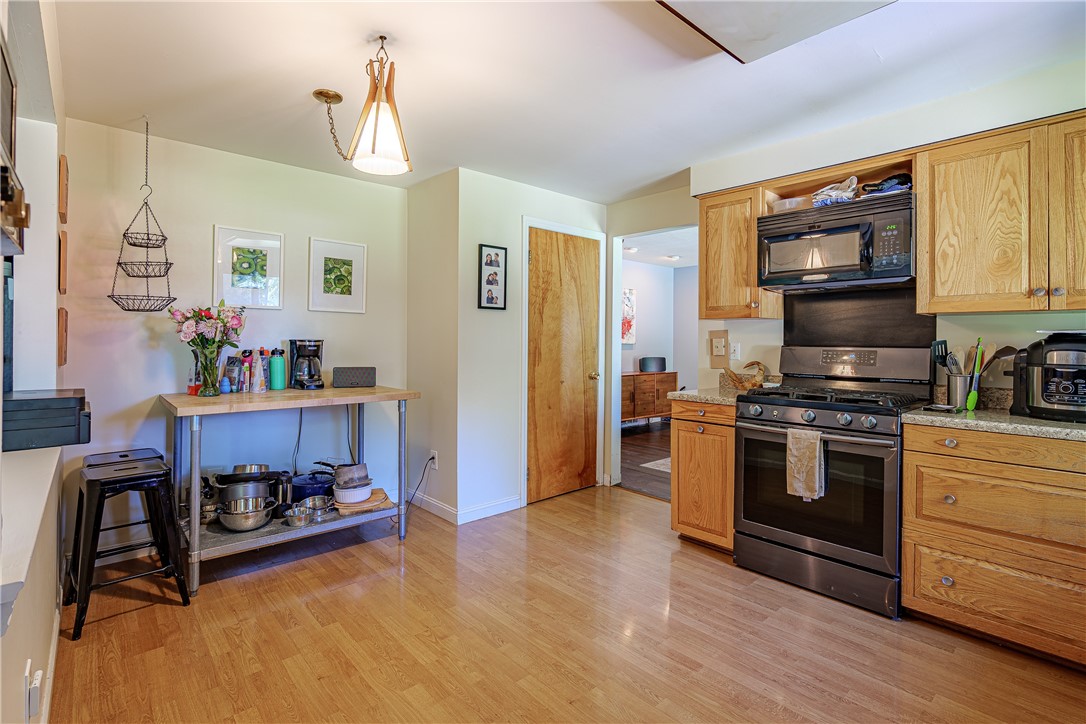 96 Havenshire Road Rochester, NY 14625 - Photo 13 of 37 Gallery Image 13