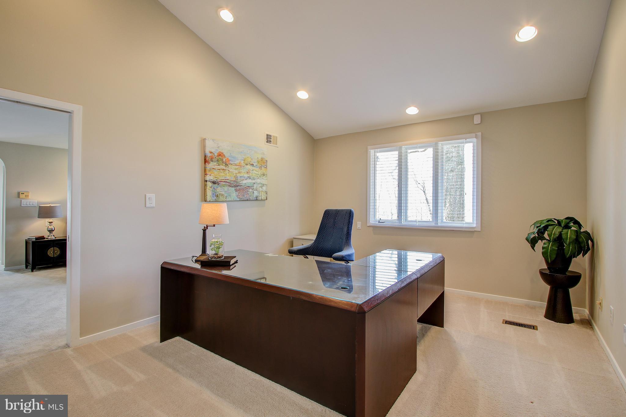 9912 Bluegrass Road Potomac, MD 20854 - Photo 14 of 30 Interior (General)