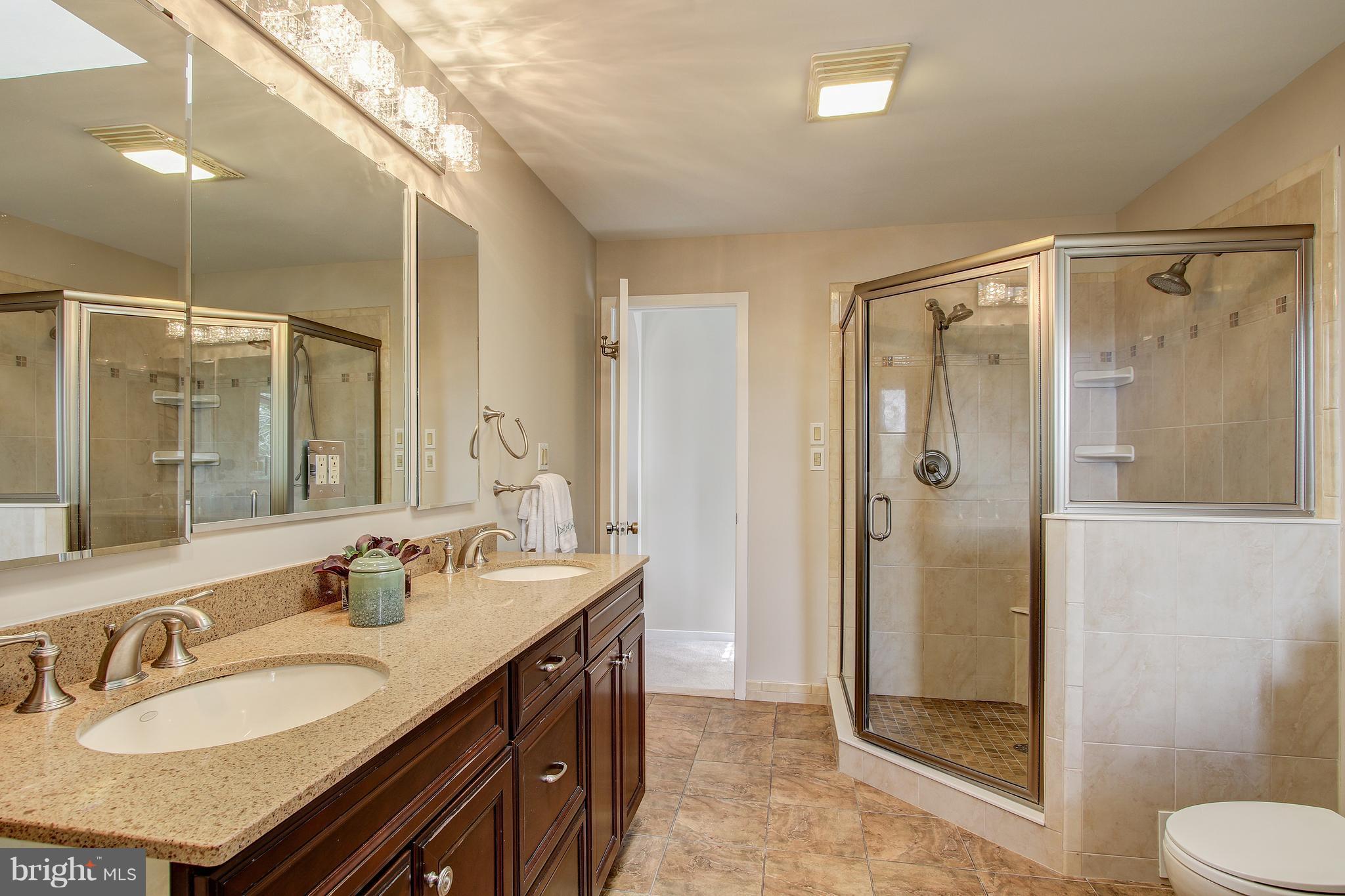 9912 Bluegrass Road Potomac, MD 20854 - Photo 18 of 30 Bath (Master)