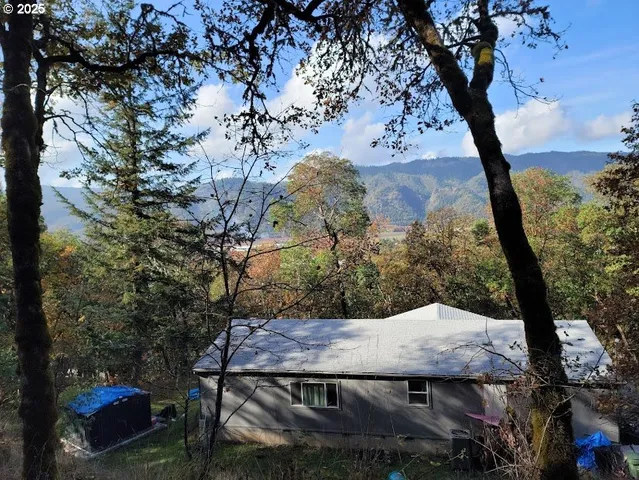 $89,900 | 781 Plin Street, Myrtle Creek, OR 97457