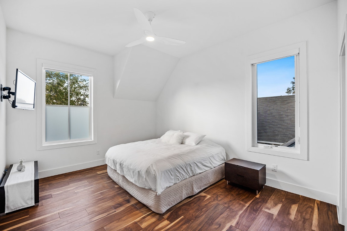 712 Cardinal Lane, Unit A Austin, TX 78704 - Photo 25 of 37 One of three spacious guest bedrooms.