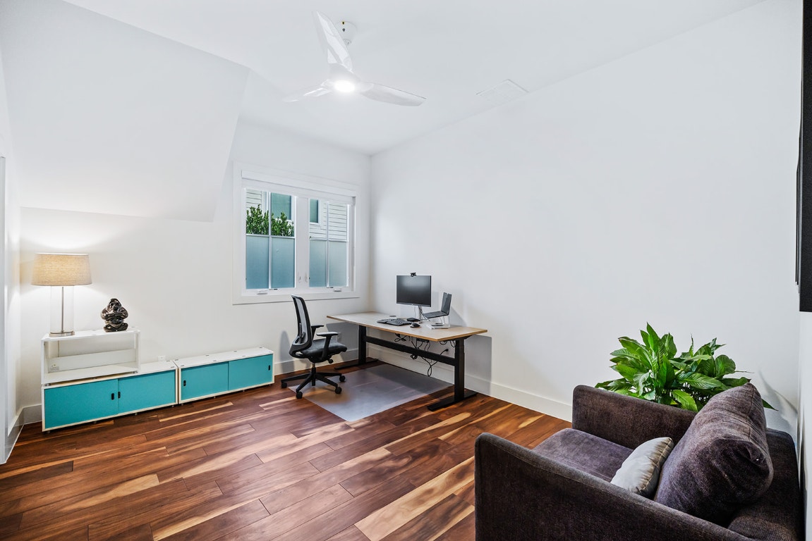 712 Cardinal Lane, Unit A Austin, TX 78704 - Photo 28 of 37 Guest bed used as office.