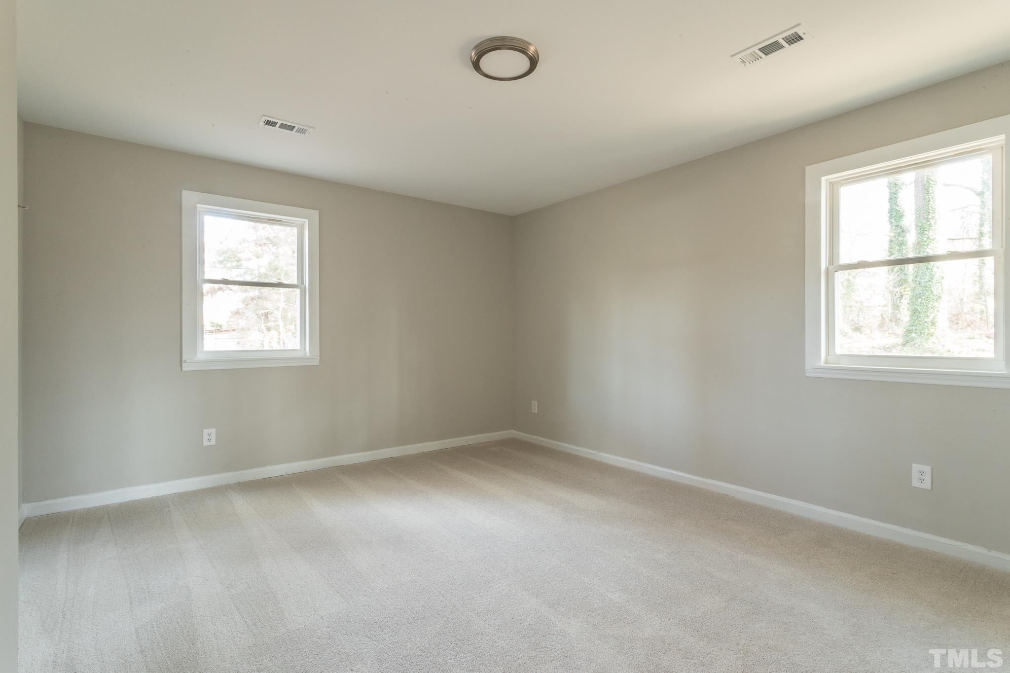 2714 Darrow Road Durham, NC 27704 - Photo 5 of 20 Gallery Image 5