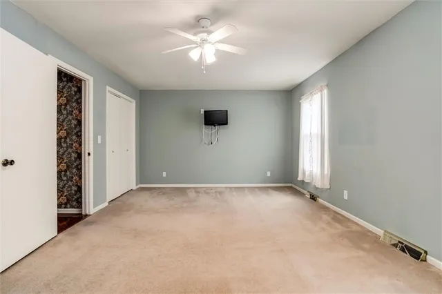 $419,900 | 13013 West 101st Street, Lenexa, KS 66215