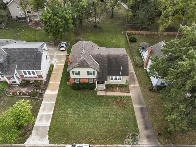 $419,900 | 13013 West 101st Street, Lenexa, KS 66215