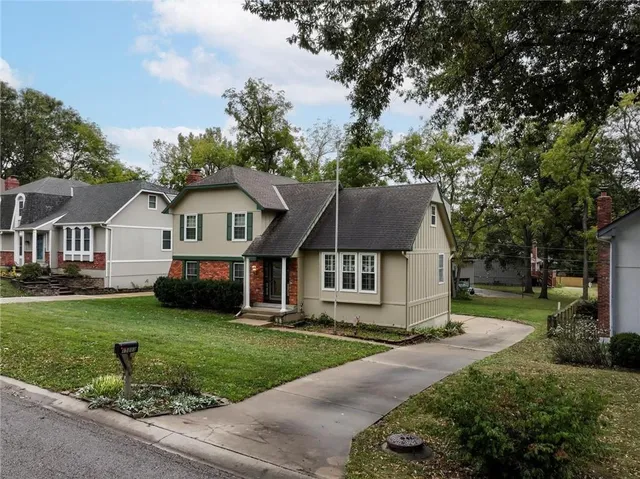 $419,900 | 13013 West 101st Street, Lenexa, KS 66215