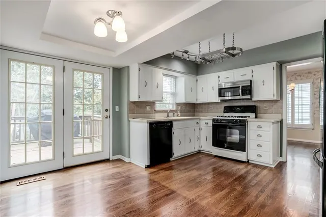 $419,900 | 13013 West 101st Street, Lenexa, KS 66215