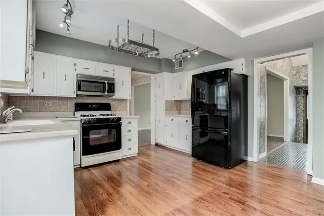 $419,900 | 13013 West 101st Street, Lenexa, KS 66215