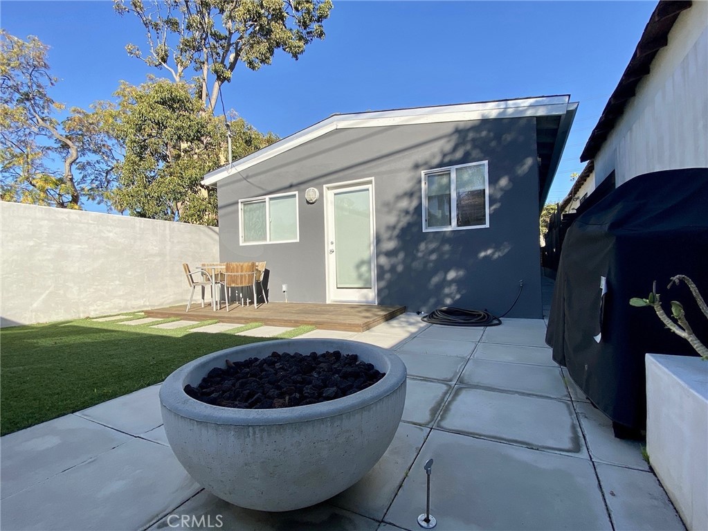 656 Rosecrans Avenue Manhattan Beach, CA 90266 - Photo 32 of 32 a view of outdoor space yard and patio