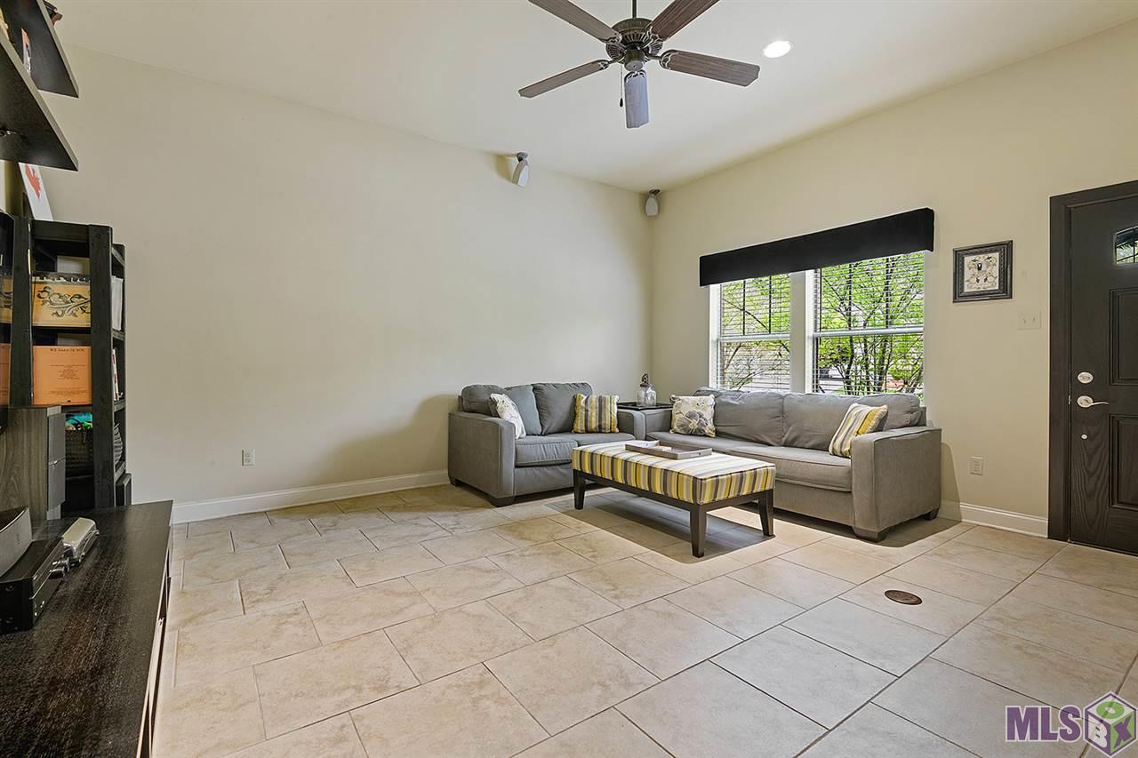 9228 Boone Avenue Baton Rouge, LA 70810 - Photo 5 of 14 Living Room