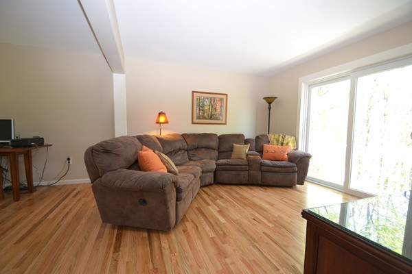 11 Elm Road Littleton, MA 01460 - Photo 3 of 24 Gallery Image 3